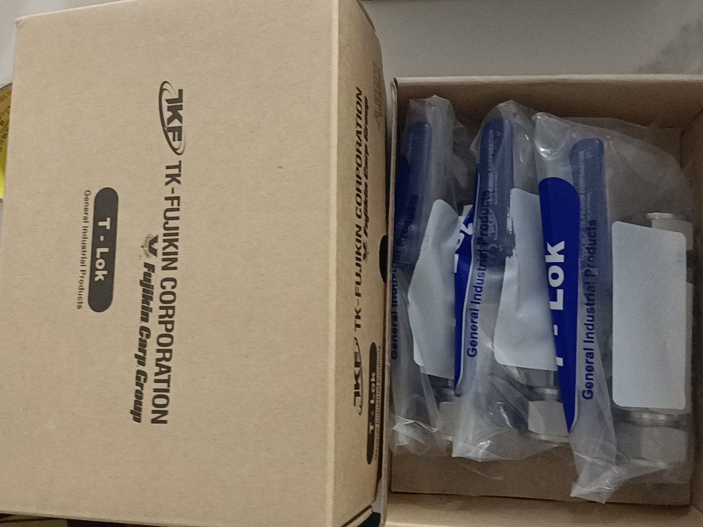 TKF 1&rdquo;寸卡套球阀 现货50个