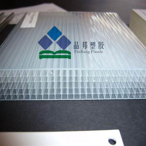 新款直销pc阳光板中空板多层五层双层生产聚酯酸酯板材大棚车遮阳