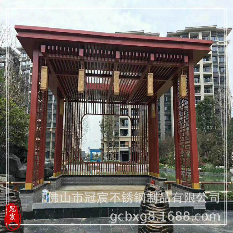 仿木纹不锈钢栏杆 别墅围栏木纹镀锌铁方管 景区木纹色金属护栏