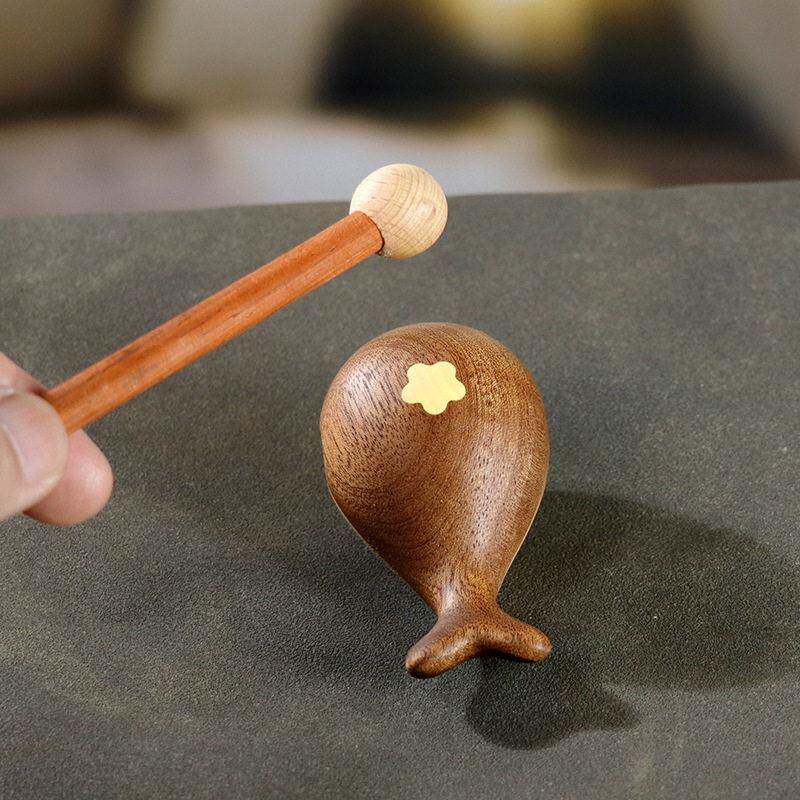 木头雕刻鲸鱼木鱼敲小木鱼文创木鱼上班族静心敲打乐器木质摆件