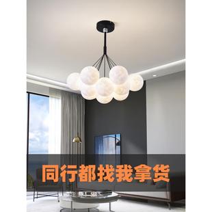 月灯男孩梦幻儿餐童房灯创意个性 室星球厅吊灯泡3252泡球球网红卧