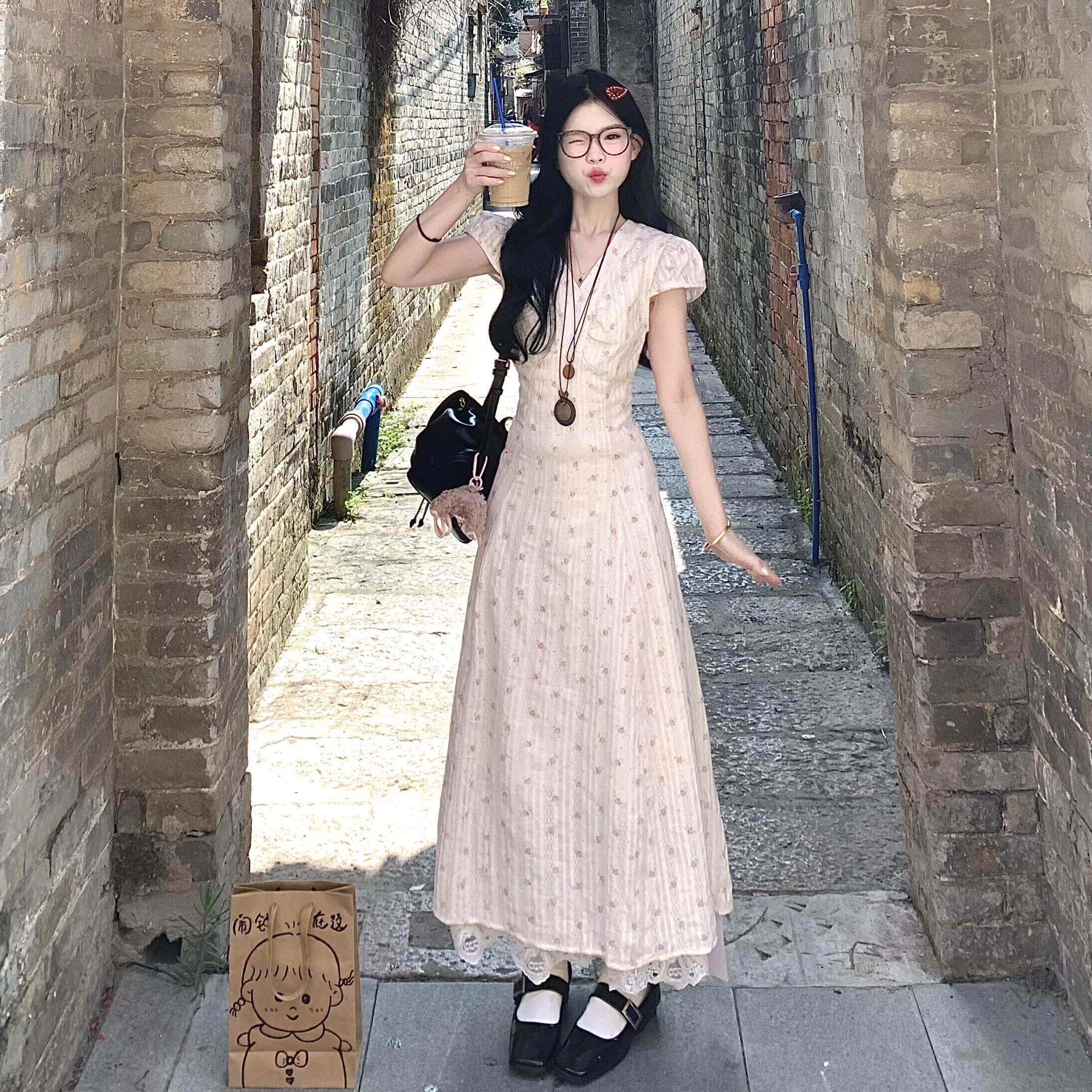 法式甜美V领碎花洋装女夏季温柔风初恋公主裙小个子收腰长裙子