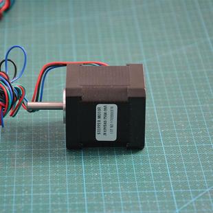 NEMA17马达42步进电机48mm高2.5A0.5N.M5mm圆轴周长24mm