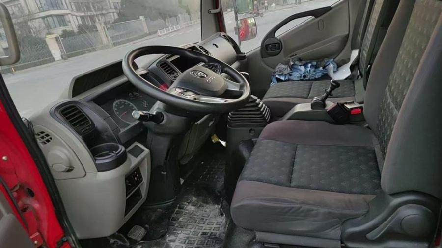 1月4日杭州东风多利卡柴油136马力4.2米厢式货车网络拍卖公告