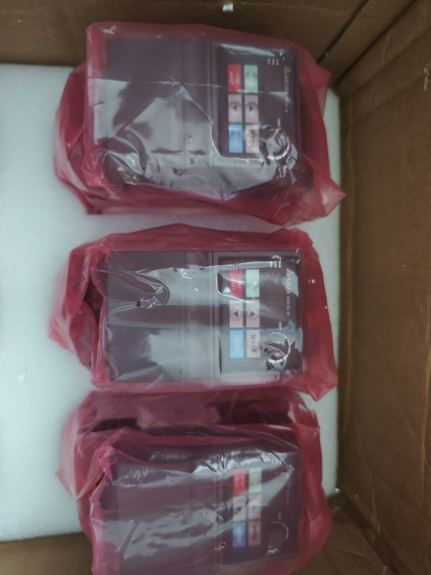 全新未拆封原包装台达变频器