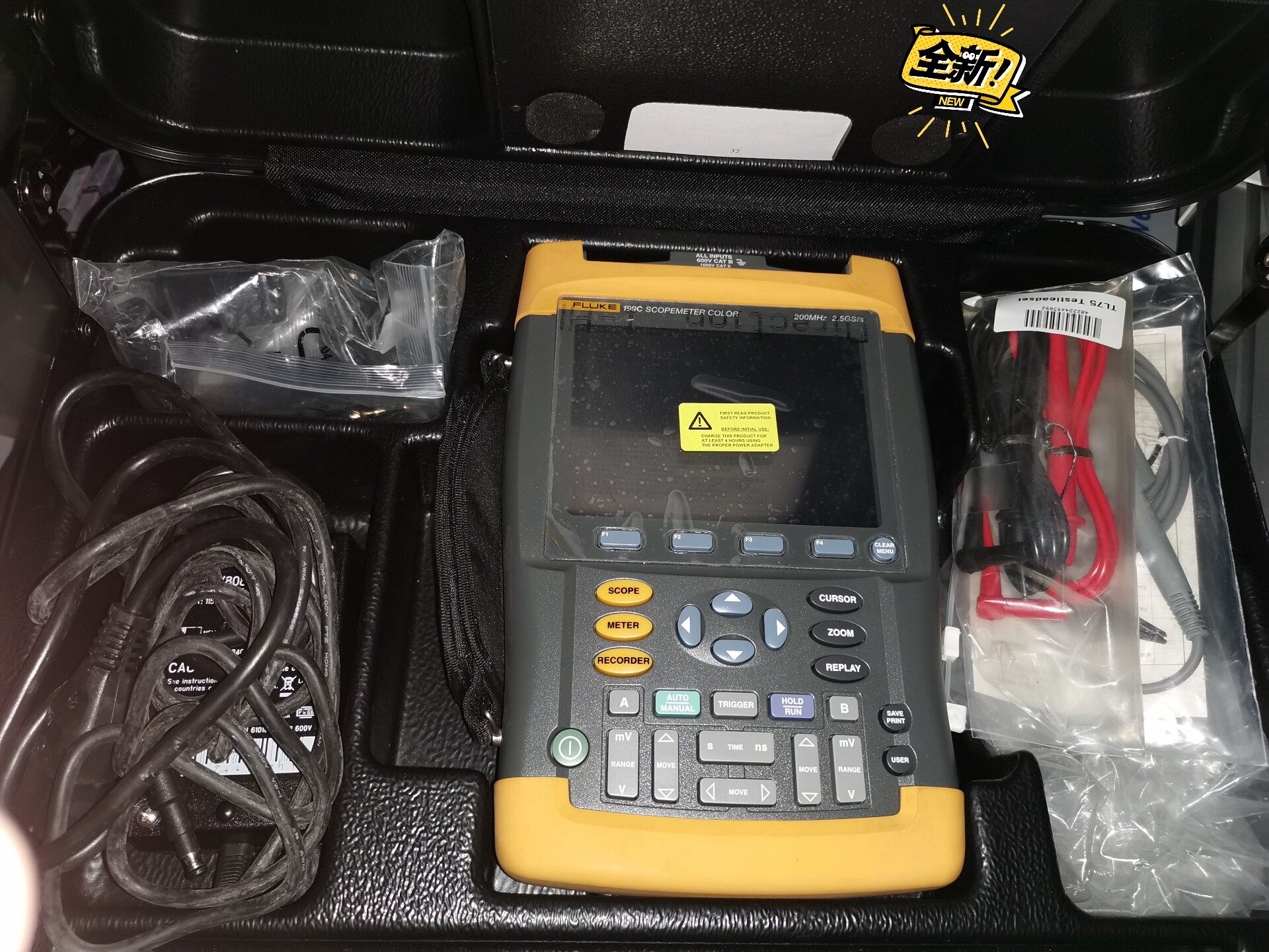 Fluke 199C示波器，全新原装标配。