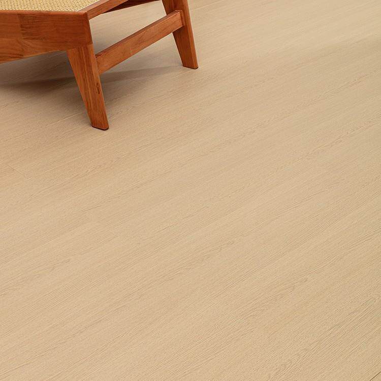 原木奶油风家用强化复合木地板锁扣防水耐磨环保地暖12mm直销
