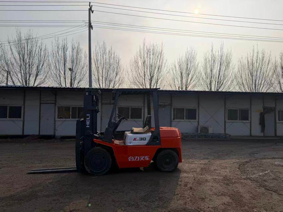 4月14日徐州委托-资产处置合力叉车一台,载重3吨,性能完好网络拍卖公告