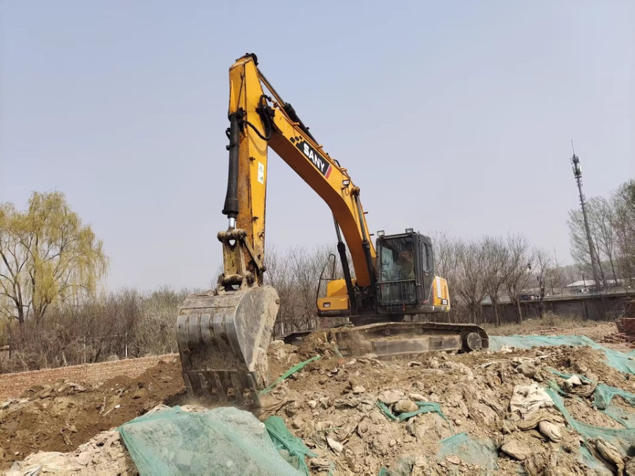 12月25日保定三一215挖掘机网络拍卖公告