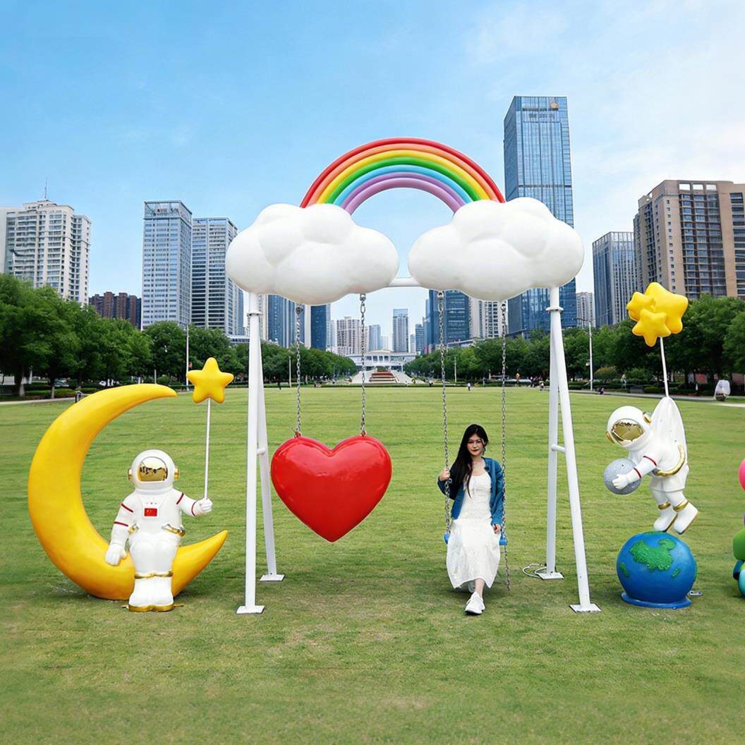 网红秋千云朵摆件户外发光宇航员爱心玻璃钢雕塑景区拍照打卡美陈