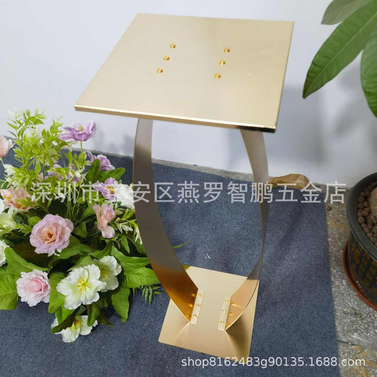 宴会厅装饰摆件器金属陈金色婚庆引新款酒店路道具婚美礼花道具