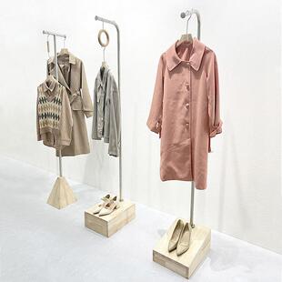 服装店实木正挂侧挂落地挂衣架女装店不锈钢货架原木色衣服展示架