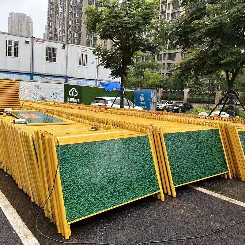 温州工程围挡钢木复合围挡 建筑施工封闭式围栏彩钢夹芯板围挡