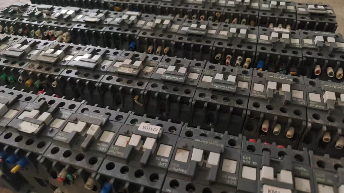 5月14日北京【京械7306】单位淘汰报废处置电力接触器一批40只（具体以实物为准，非专业人士谨慎竞拍）网络拍卖公告