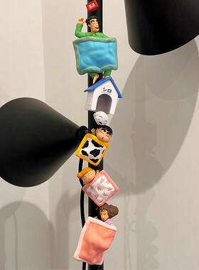 蜡笔小新一家客厅落地灯装饰摆饰灯边框开关遮丑装饰墙贴家用好物