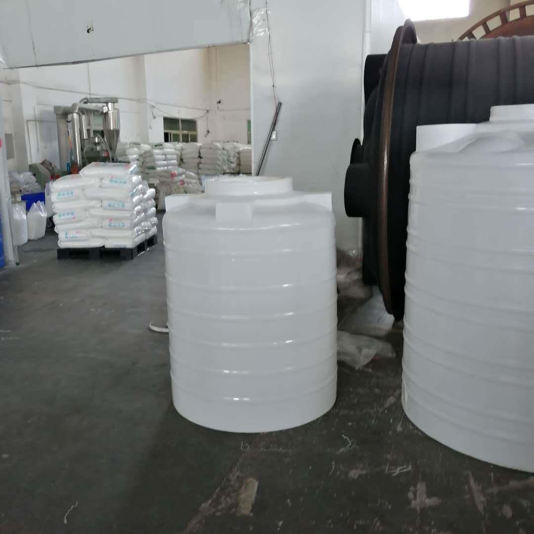 大量耐摔塑料桶吨工程塑料水塔浓盐酸塑胶容器