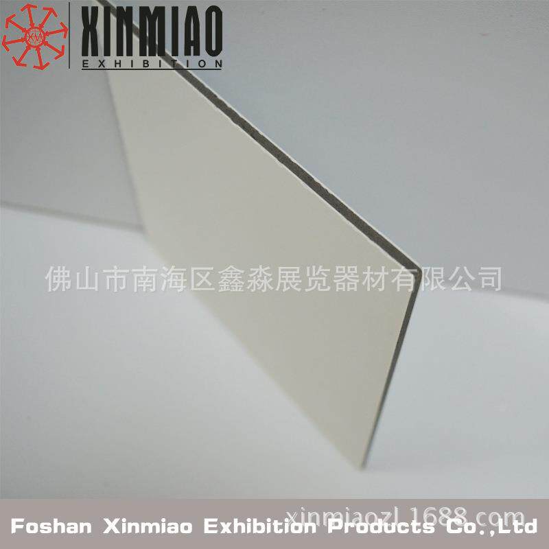 鑫淼PE广告木塑板防水不变形塑料展板环保太空展板室外可用