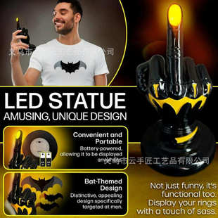 现货Middle finger statue with LED light 中指雕像树脂摆件