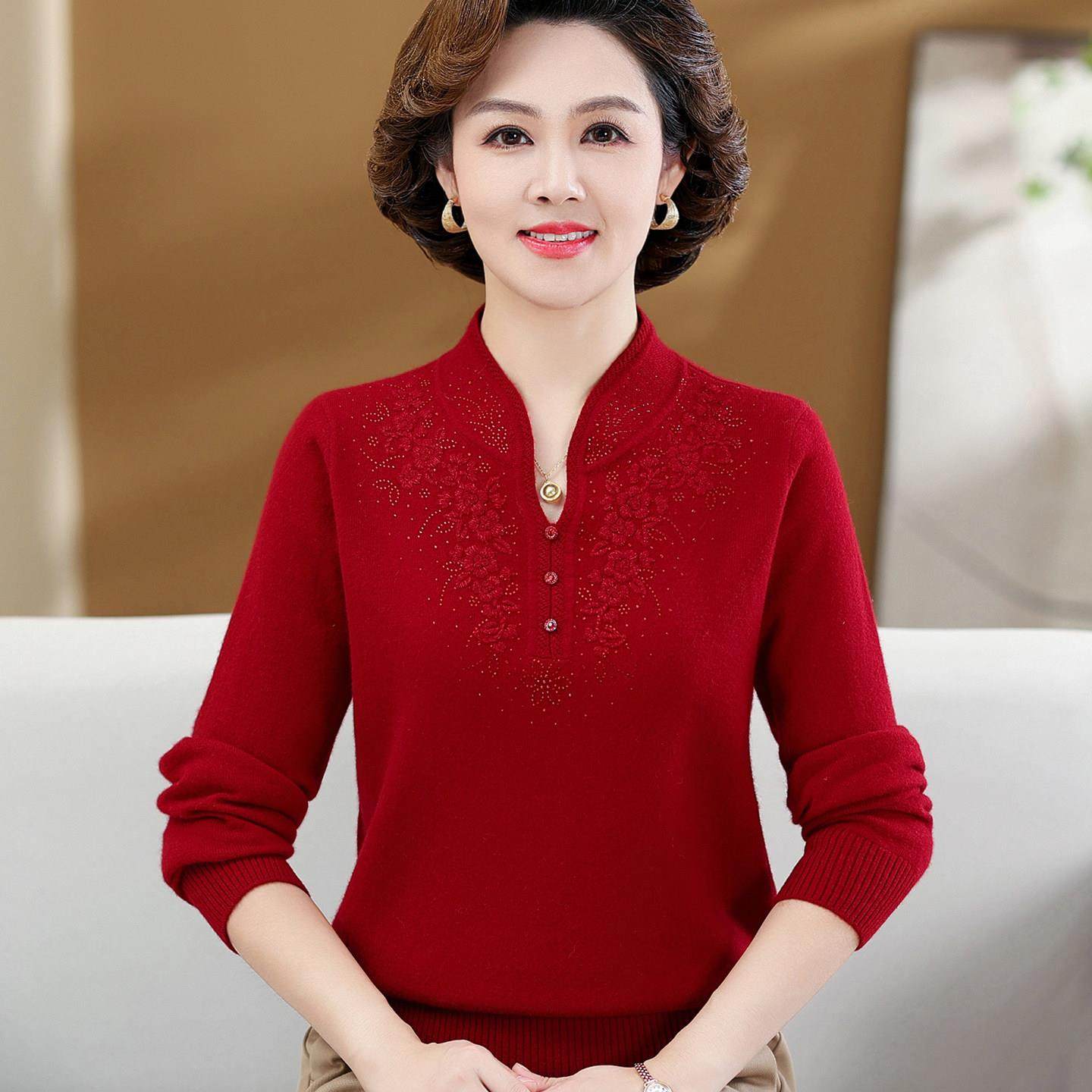 本命年中老年女装秋冬100%纯羊绒衫毛衣老年妈妈刺绣旗袍领打底衫