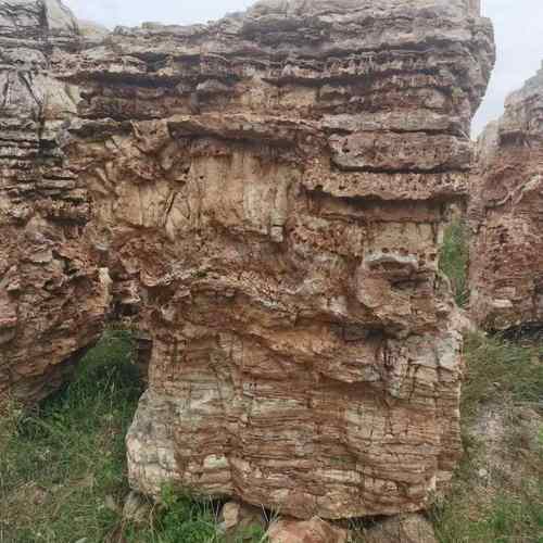 千层石料观景石绿化园林假山驳岸流水造景石工程造景别墅现货批发