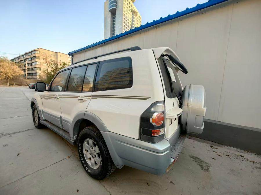 1月15日巴音郭楞新MM5C02三菱牌小型越野客车网络拍卖公告