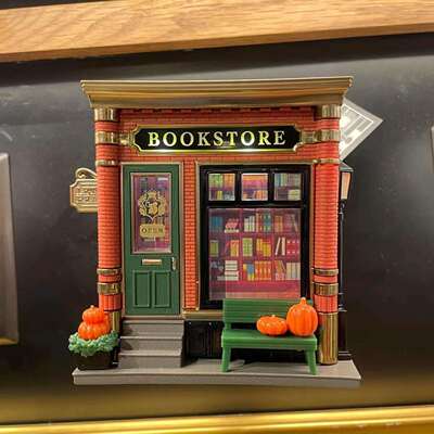 Micro Night Light Bookstore微夜灯书店万圣节树脂工艺品摆件