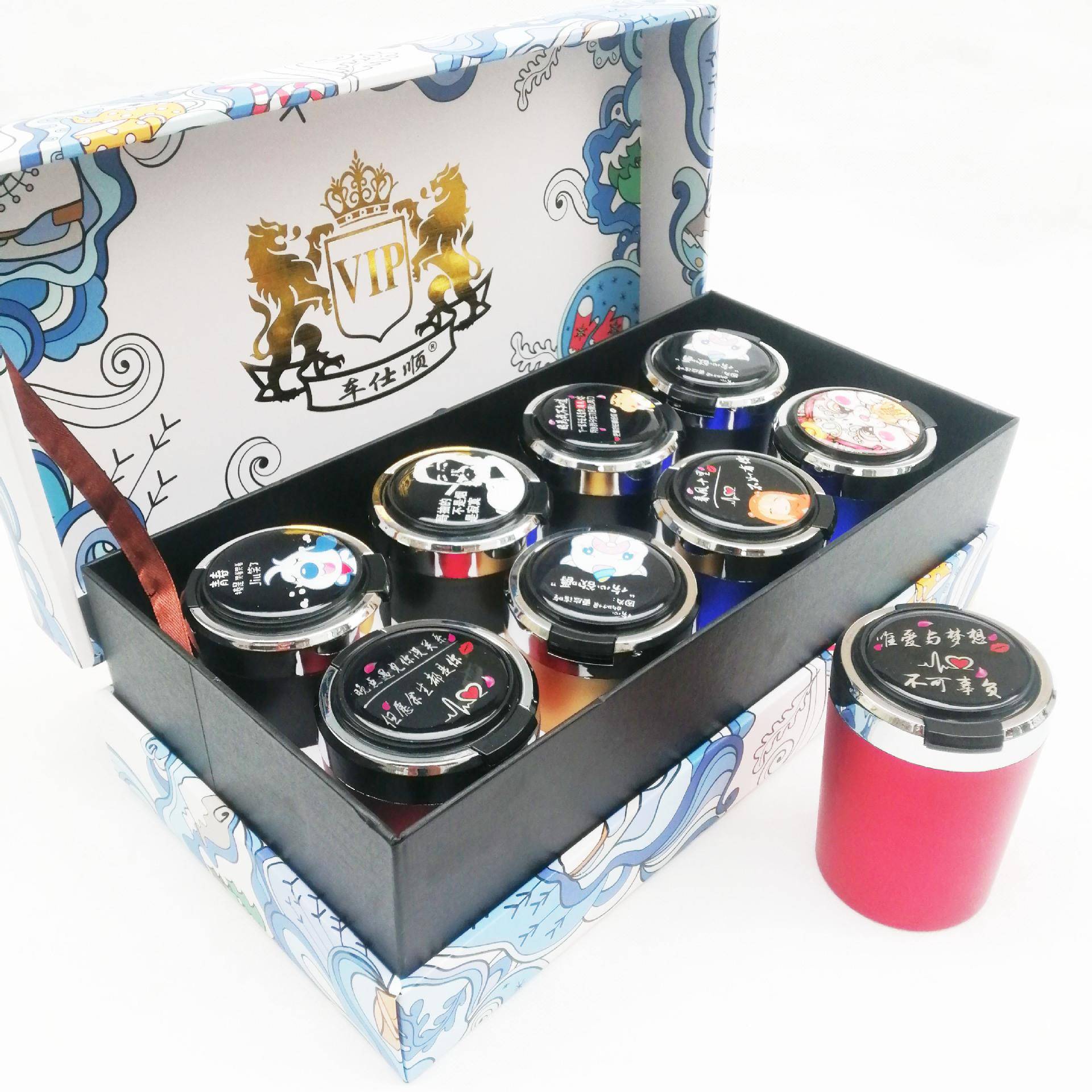 车载烟灰缸网红车载烟灰缸个性车用品多功能创意带灯盖密封性通用