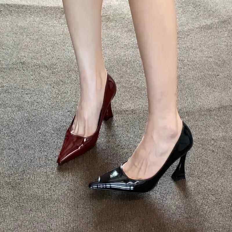 复古酒红色漆皮马蹄跟高跟鞋女2026新款粗跟尖头通勤气质百搭单鞋,女鞋,浅口单鞋,淘宝优惠券,粉丝福利购,淘宝优惠卷