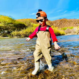 赶海装备儿童玩水服涉水防水裤，幼儿园沙滩摸鱼背带连体雨鞋下水裤