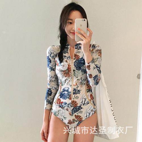 韩国新款潜水服女速干水母衣冲浪泳衣长袖连体温泉保守游泳衣