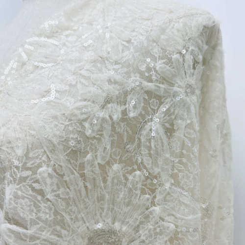 新款盘带秀车秀花蕾丝布料服装面料珠片绣布料时装面料现货批发