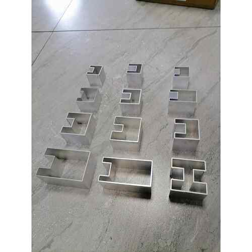 凹型卡槽 凹槽管楼梯卡夹玻璃扶手凹字形铝方管32*32 40*40