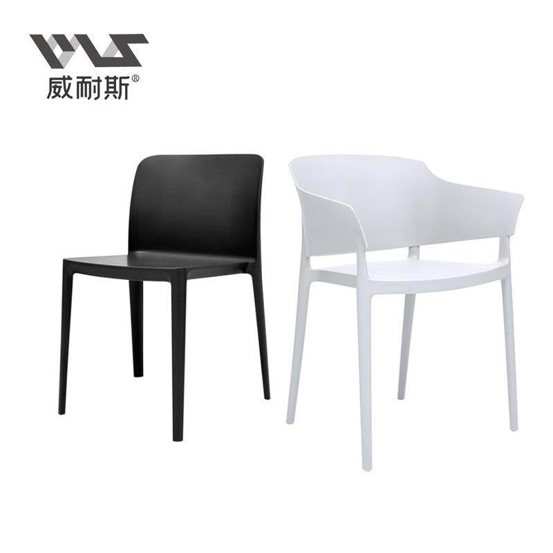 新品极简扶手工程餐椅吃饭家用塑料椅中古风简约舒适PP椅上课胶椅