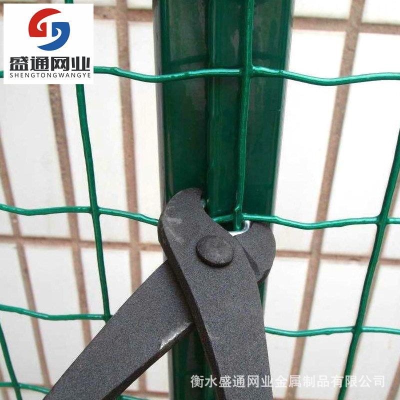 厂家供应波浪形养殖场圈地养鸡网 养鸡用荷兰网围地铁丝网加工