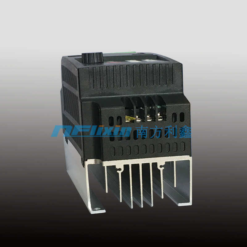 变频变频器高性能 .2kw矢量380v控制器通用 供应商vfd2调速