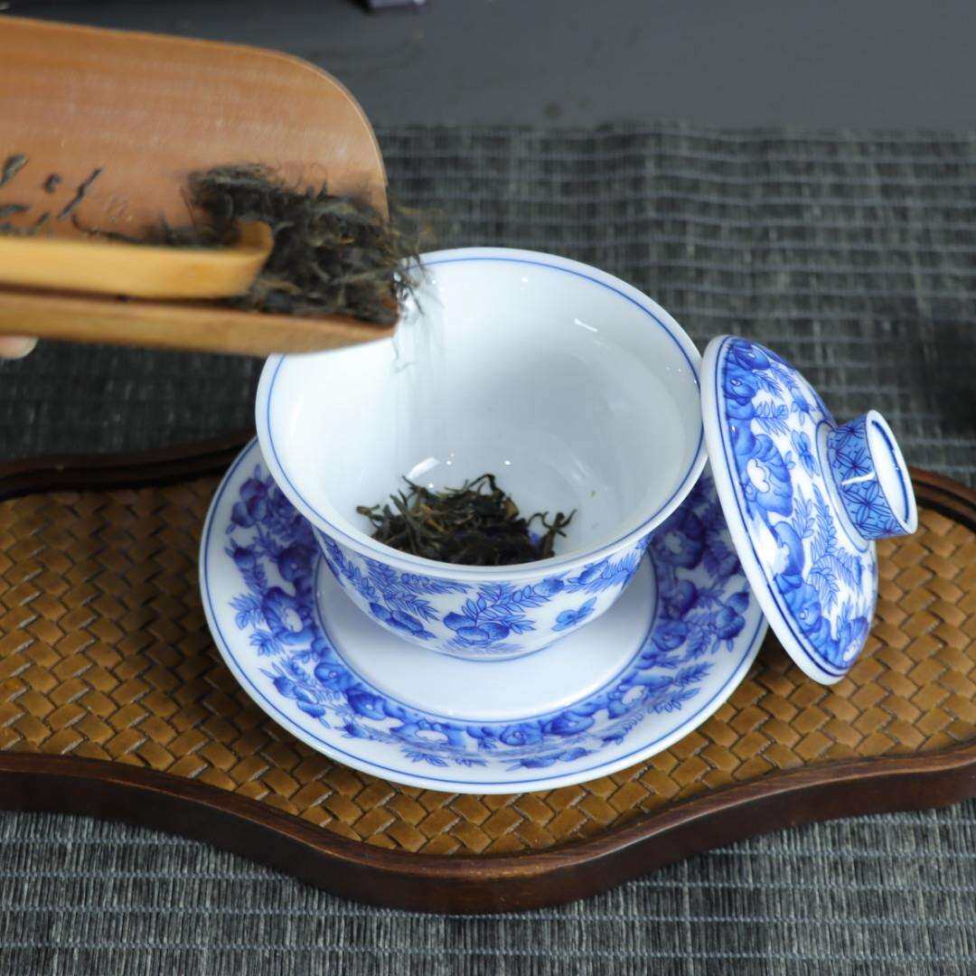 仿古青花釉里红盖碗茶杯大号三才泡茶碗功夫单个敬茶碗防烫缠枝莲