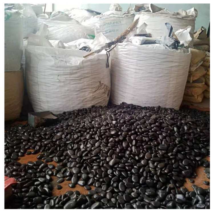 垫底鱼缸鹅卵石抛光雨花石批发公园精品石铺路厂家造景水池