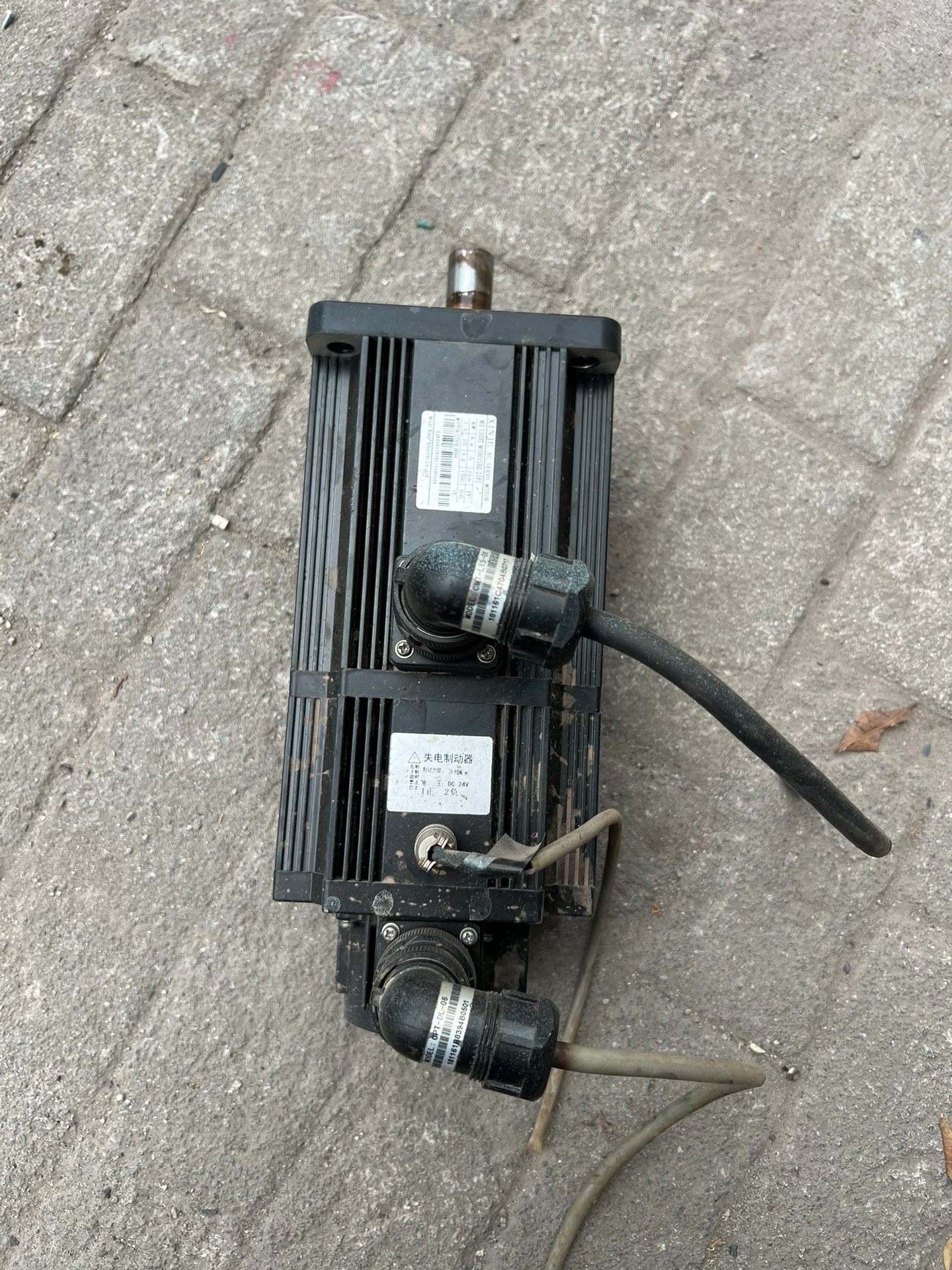 信捷伺服电机 MS-130ST-M10015BZ-21P5，