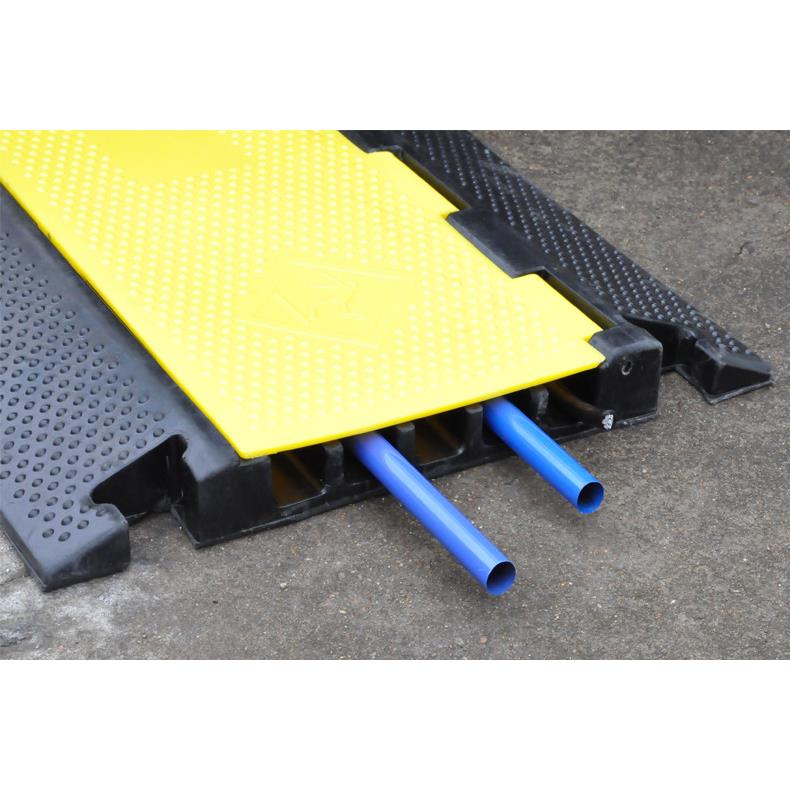 橡胶减速带线槽加厚抗压道路过线槽PVC盖板大四线槽室外电线盖板