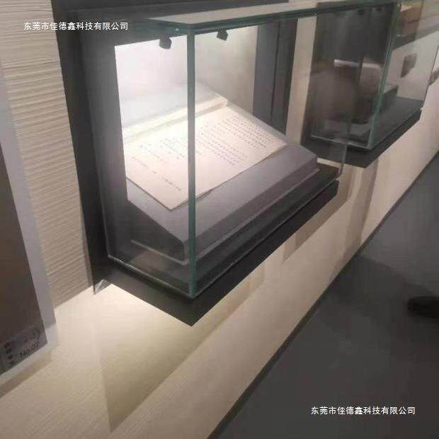 木质展示货架铁质博物馆挂墙柜壁挂玻璃展示柜古玩靠墙架子多功能