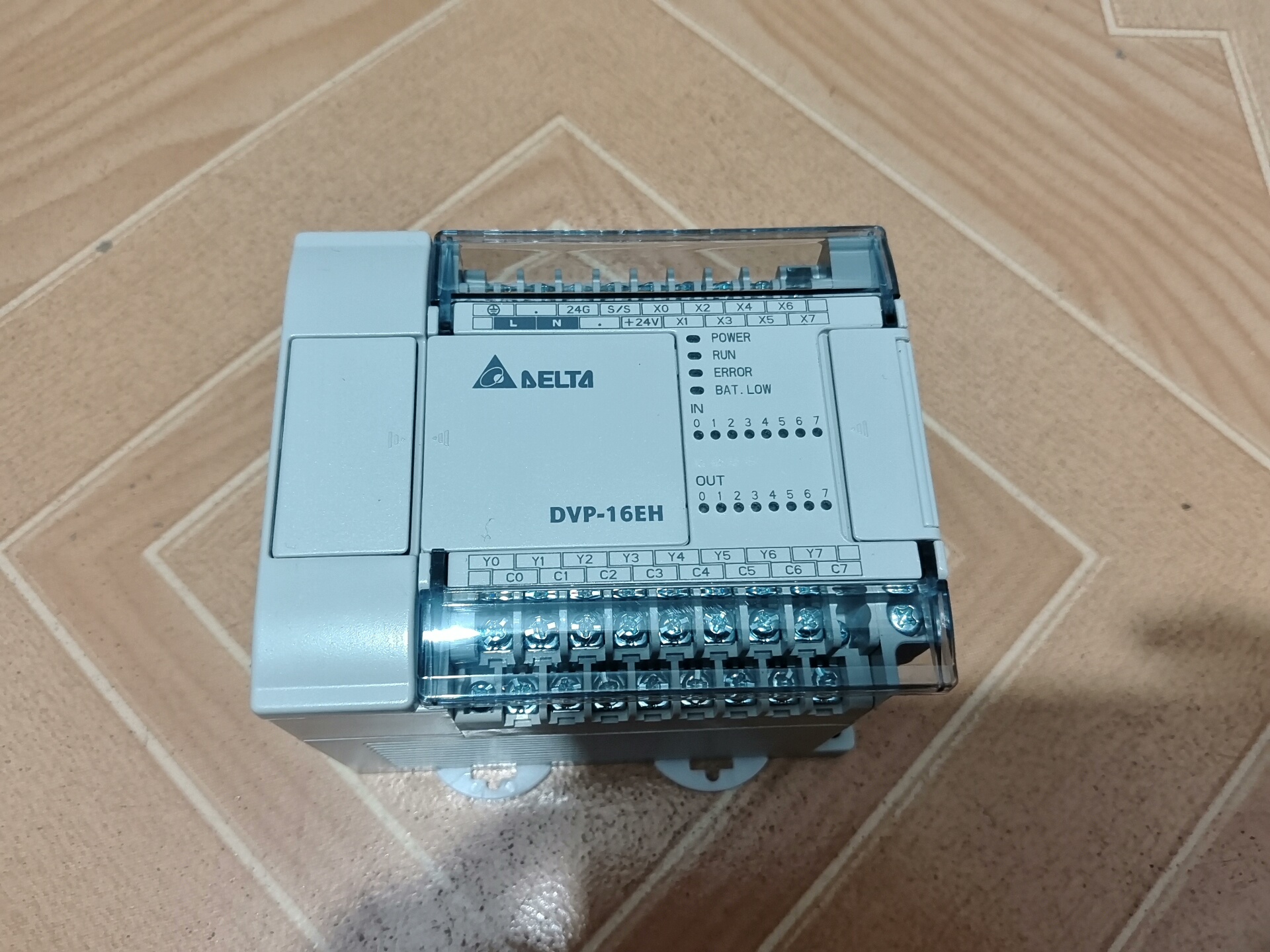 台达PLC DVP16EH00T3，20年，版本2.22，功