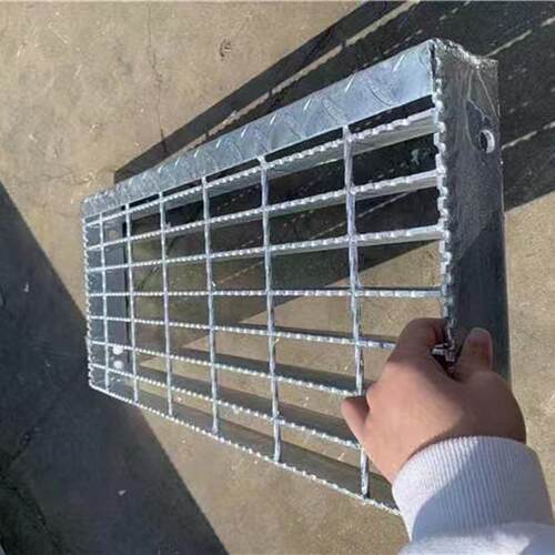 楼梯踏步钢格板台阶防滑建筑楼梯走人钢梯格栅镂空槽板脚踏板