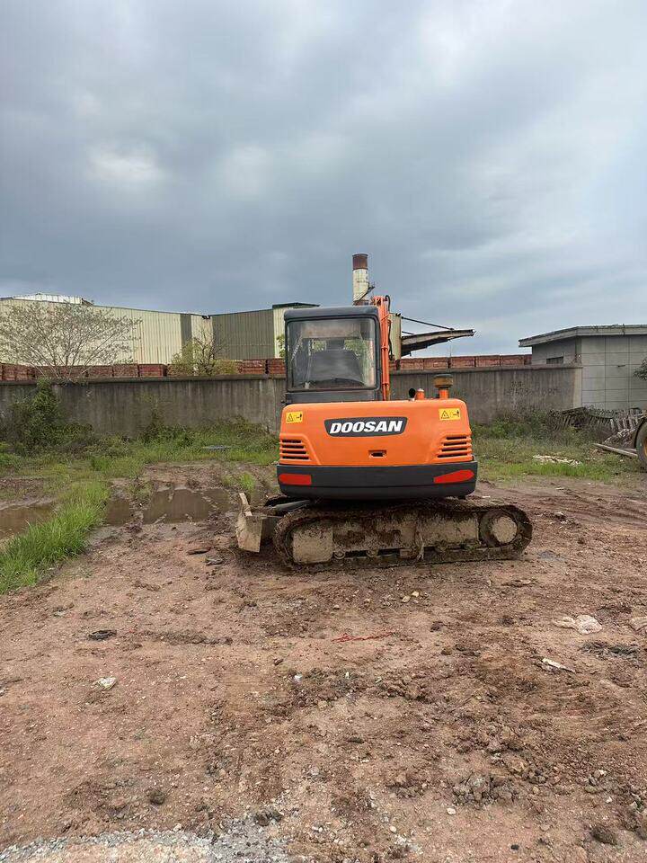 4月13日金华资产处置斗山55挖掘机网络拍卖公告