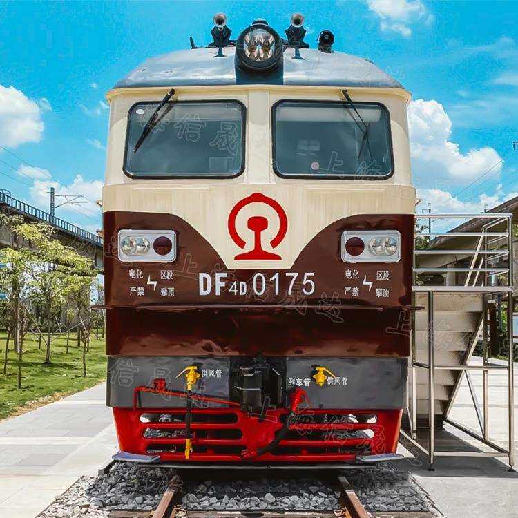 1:1仿真旧绿皮火车车厢改造网红主题餐厅民宿复古铁艺引流道具