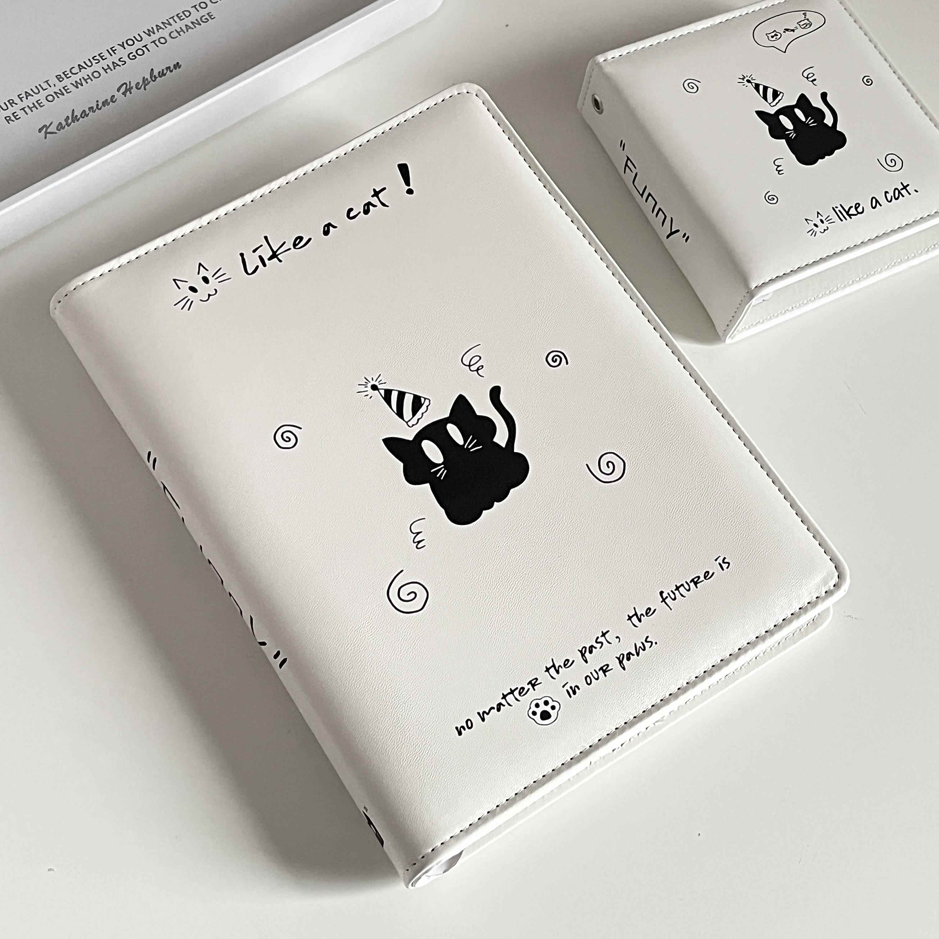原创黑白小猫a5四宫格皮革活页卡册小众简约爱豆追星收纳相册