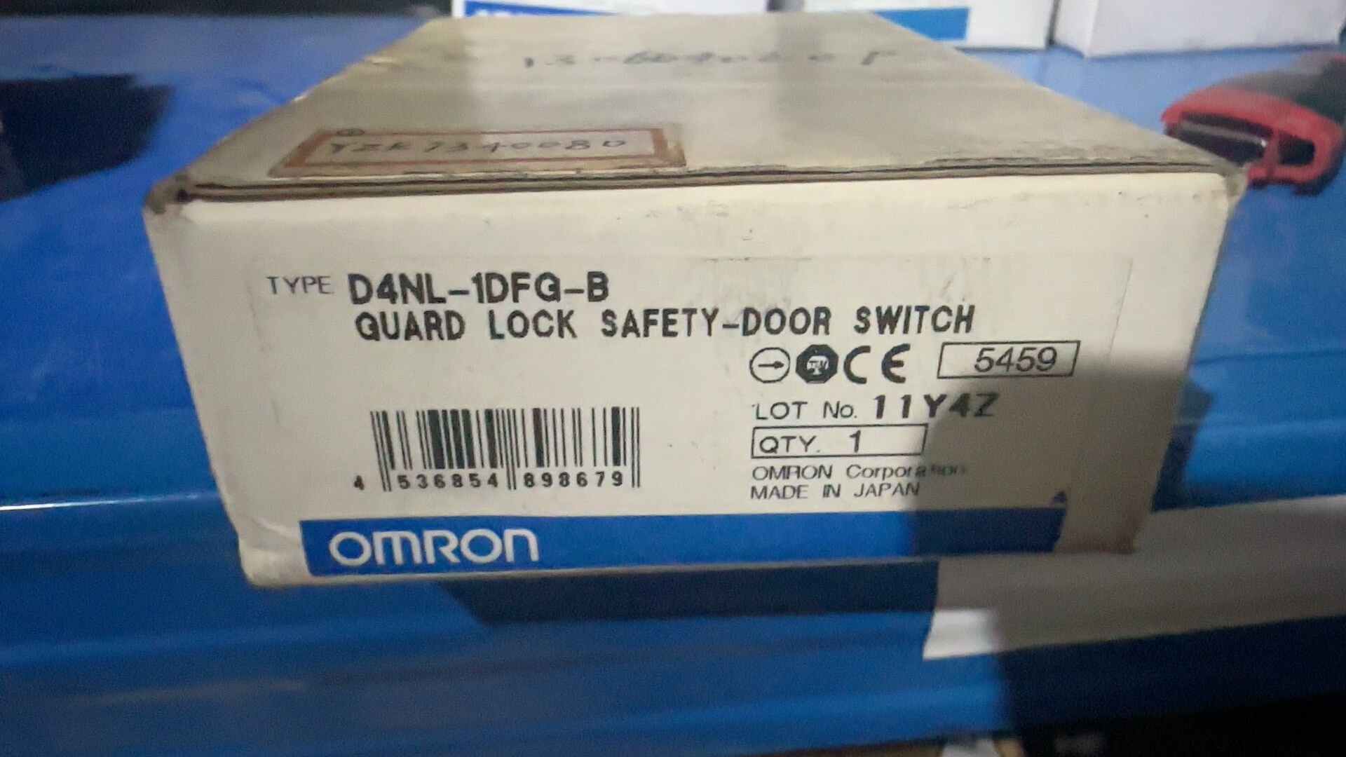 全新欧姆龙D4NL-1DFQ-B电磁锁，原装正品，实物拍摄。