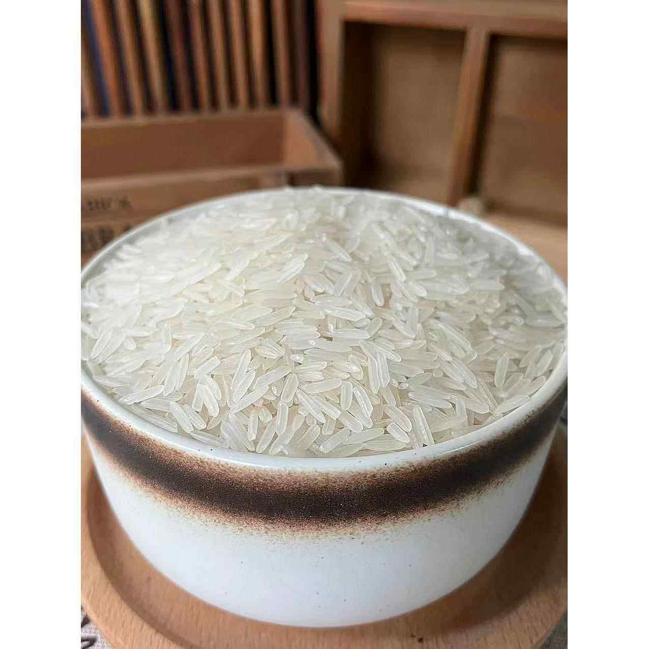当年新米湖北长粒香5斤2500g大米农家自产食用蒸饭稻花香米家用