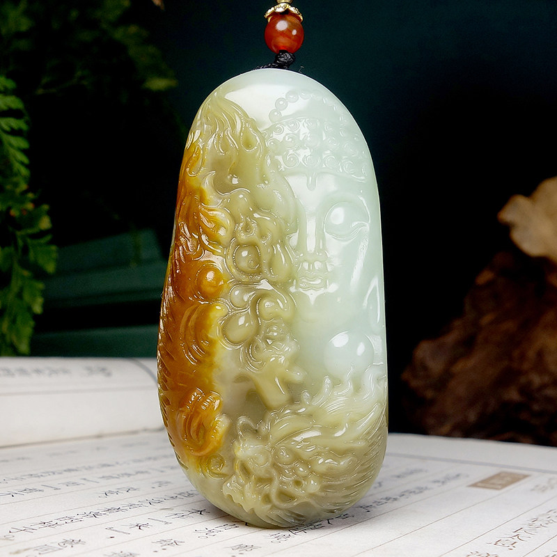 收藏级新疆和田玉白玉三色巧雕苏工精雕一念之间挂件84.50克