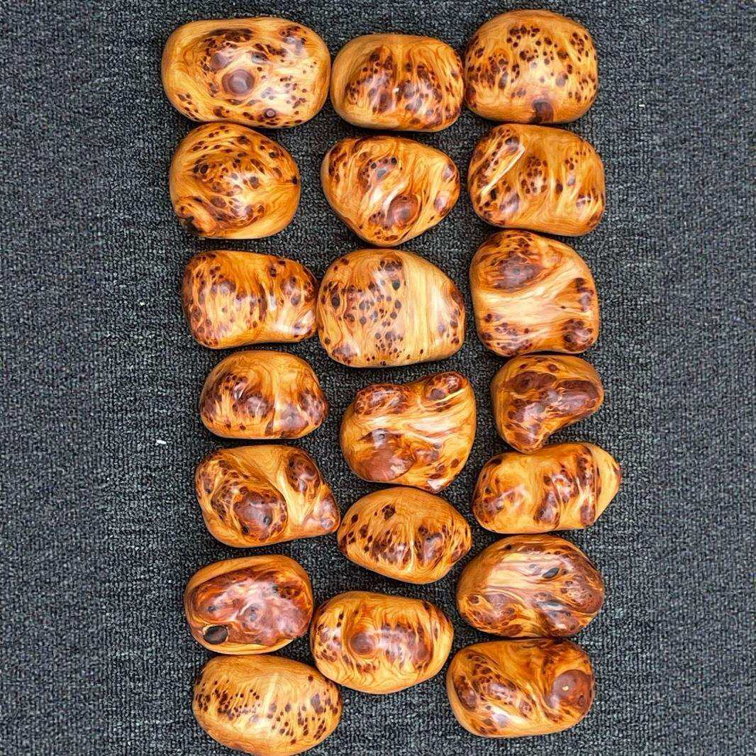 崖柏手把件 随型崖柏文玩留疤把件 奶香味 随行切割打磨