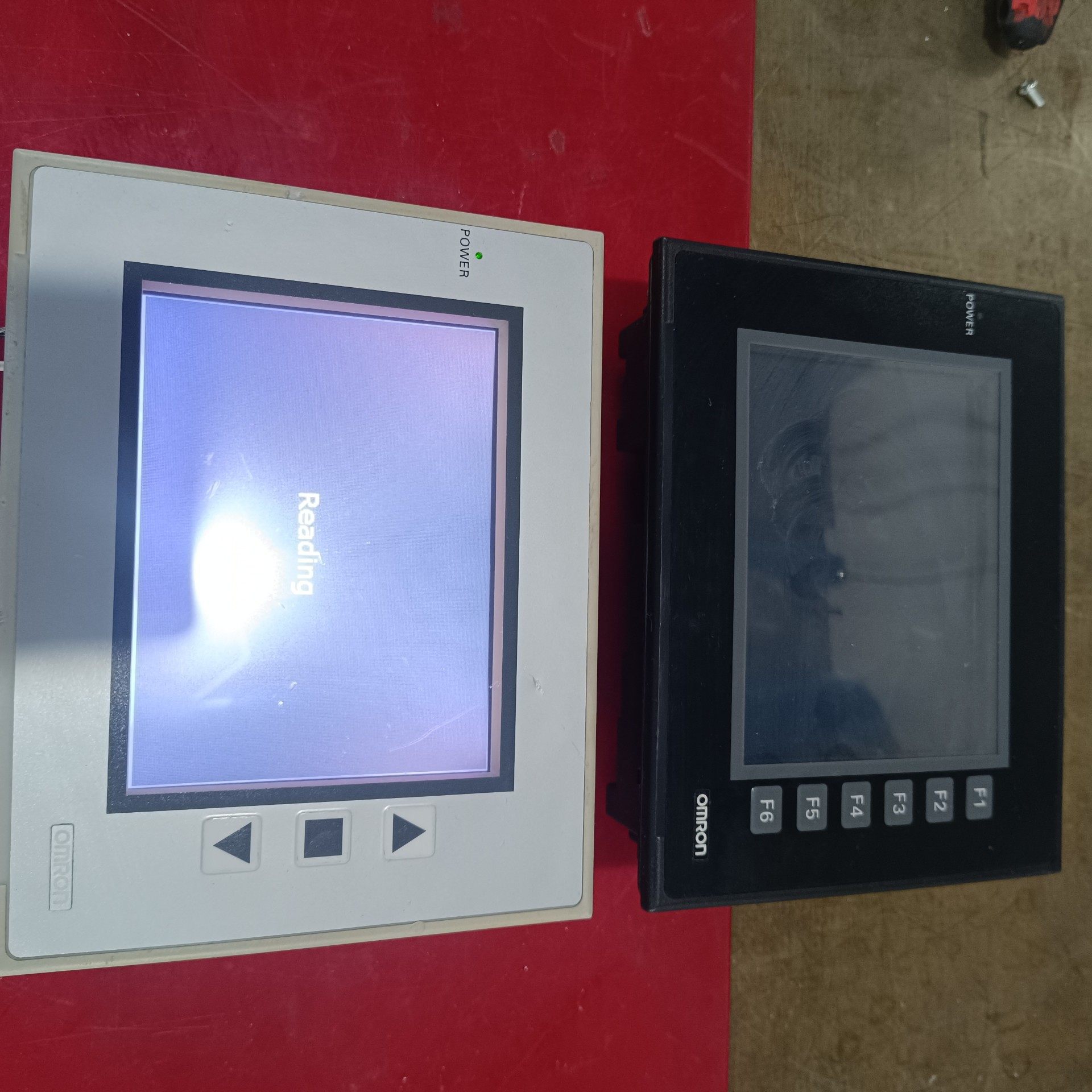 欧姆龙显示屏，NP-MQ000和NP5-MQ001B两台，成